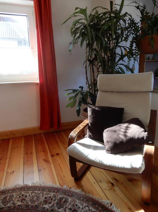 Laendliches Wohnen Zwischen Erfurt Und Gotha Appartement Buitenkant foto